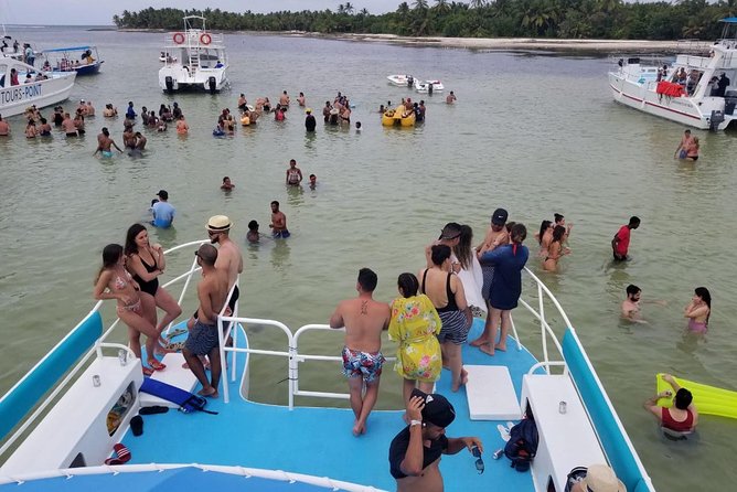 PARTY BOAT Punta Cana - The catamaran cruise: open bar, onboard music, and a real “party boat” feel