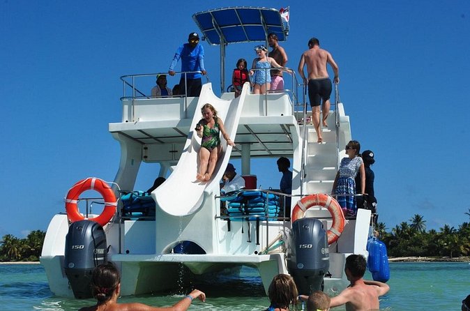 Party boat, Snorkeling, Sand-bar open bar in Bávaro Beach - Snorkeling at Playa Los corales: what to expect in the water