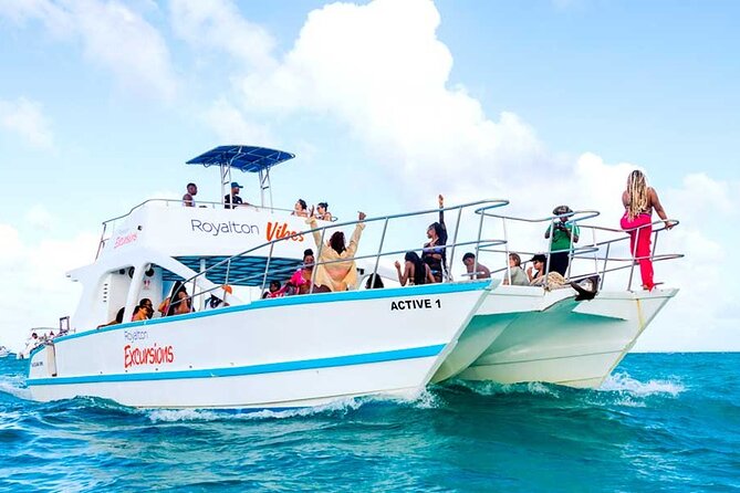 Party boat, Snorkeling, Sand-bar open bar in Bávaro Beach - Group size, comfort, and the reality of 75 people on a short schedule