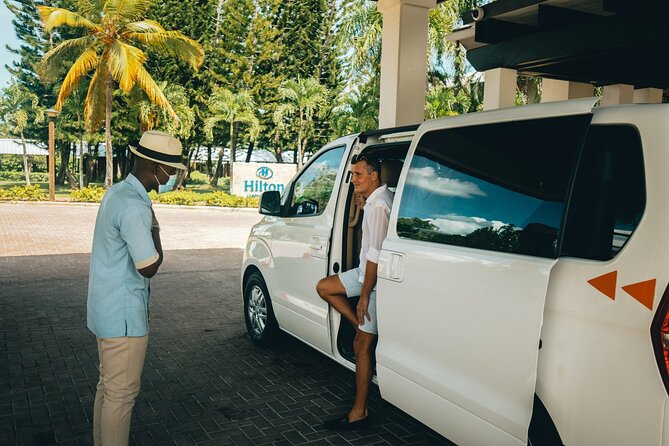 Private Airport Punta Cana to La Romana Bayahibe or Casa de Campo Resort Area - Meeting Your Driver at PUJ: The Sign-and-Escort System