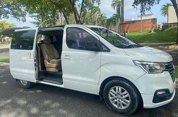 Private Airport Transfer Service To and From Uvero Alto - One-way vs roundtrip: how to choose based on your schedule
