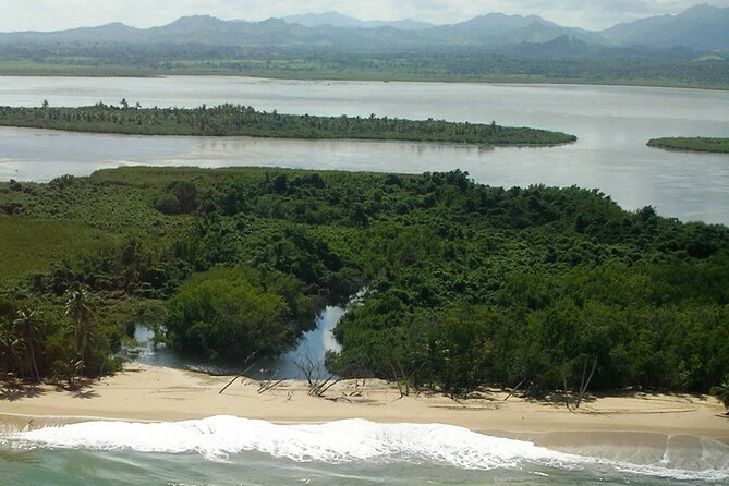 Private Boat Nature Tour of Limón Beach and Lagoon - Should you book this private Limón boat day?
