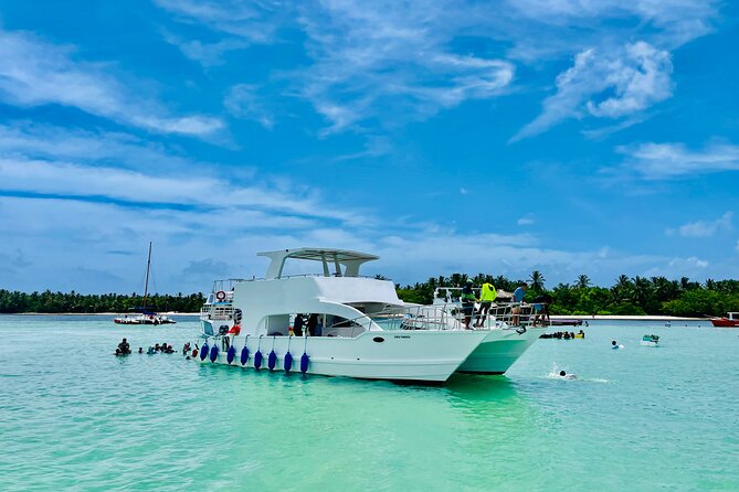 Private Catamaran Cruise with Slide & unlimited drinks - Getting from your hotel to the port without chaos