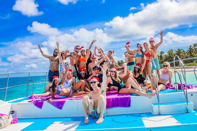 Private Luxury Party Boat with Slide - Open bar, snacks, and the $7 lunch add-on