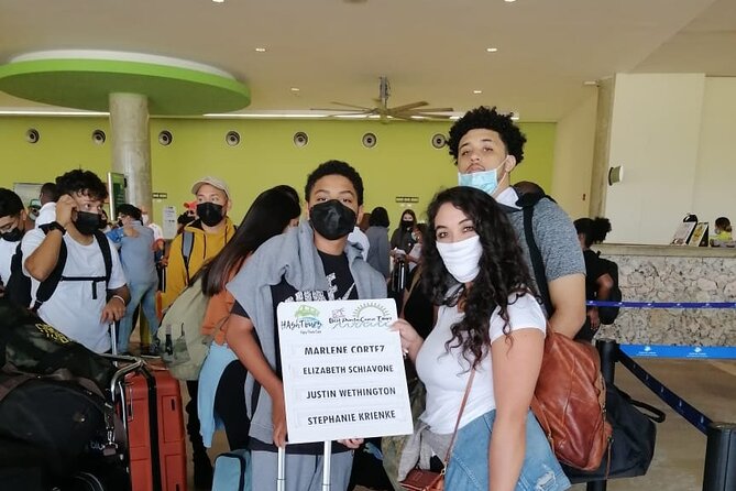 Private Punta Cana Airport Transfer Sedan to Hotels in Dominican Republic - The meet-and-greet system: what you’ll actually see at PUJ