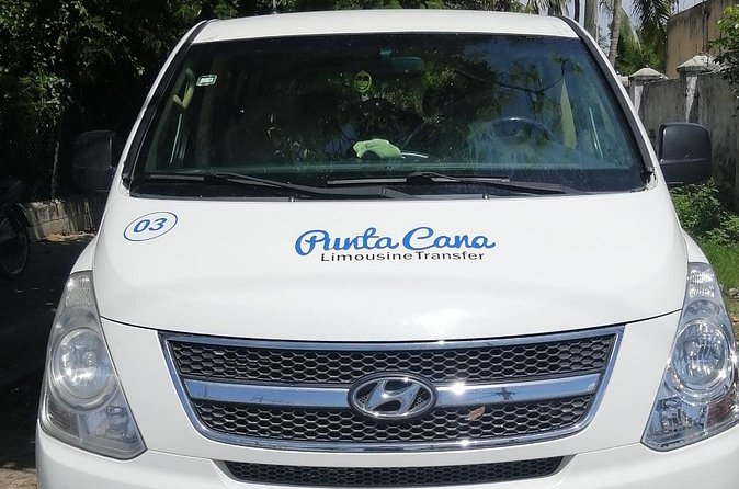 Private Round Trip Airport Transfer Bavaro Hotels - The return trip to Punta Cana International Airport: smoother than taxis