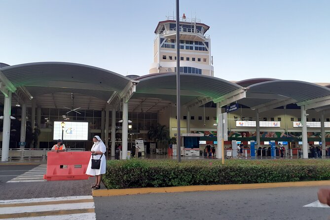 Private Transfer from PUJ airport to Punta Cana hotels - Price and Value: $30 Per Group Up to 4