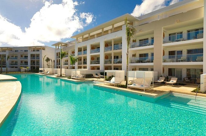 Private Transfer Punta Cana Airport to/from Falcon By Melia - What’s included in the ride (and what that means for you)