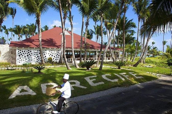 Private Transfer Punta Cana Airport to/from Grand Palladium Palace Punta Cana - Meeting point detail: where the pickup starts at the resort