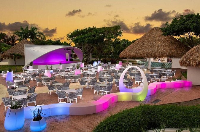 Private Transfer Punta Cana Airport to/from Grand Sirenis Punta Cana - Who This Transfer Fits Best (and Who Might Skip It)