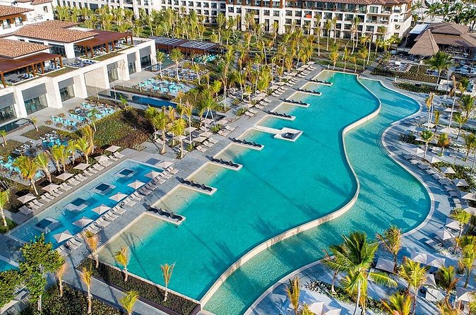 Private Transfer Punta Cana Airport to/from Lopesan Costa Bavaro - SMS Communication That Actually Reduces Stress