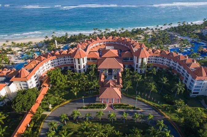 Private Transfer Punta Cana Airport to/from Occidental Caribe - The 30-minute ride to Occidental Caribe: comfort plus direct routing