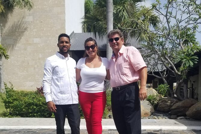 Private Transportation Punta Cana Airport from/to Hotels - Meet-and-Greet Arrival: The Name Sign and Early Timing