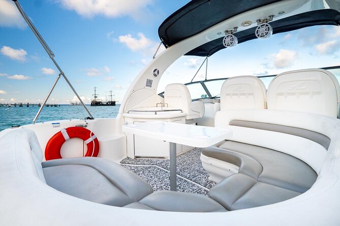 Private VIP Yacht in Punta Cana - Stop 3: Playa Bibijagua for Dolphin Watching and Video Time