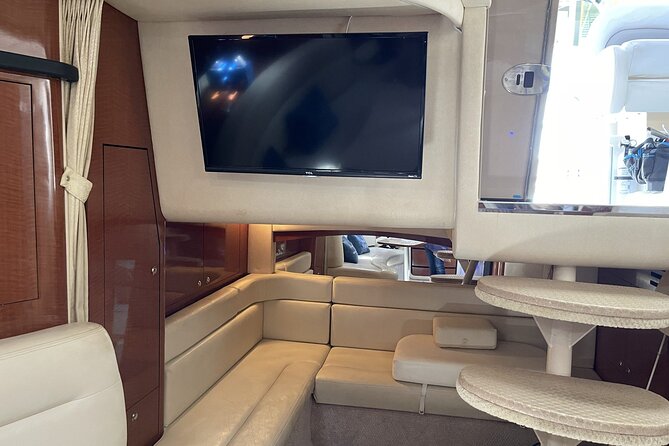 Private Yacht in Punta Cana, Unlimited Drinks and HipHop Music - Unlimited drinks and hip-hop music: fun that still needs a plan