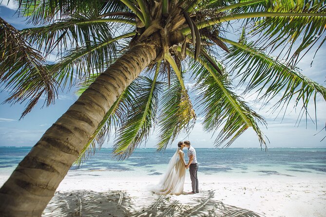 Professional photoshoot in Punta Cana and DR - Book now! - Price and Value: Is $380 per Group Reasonable?