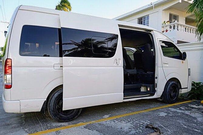 Punta Cana Airport Shuttle to or from Airport - Flight tracking: the difference between waiting and arriving