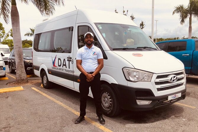 Punta Cana Airport to CLUB MED PUNTA CANA R/T - Entering the Airport Flow: Where This Transfer Starts