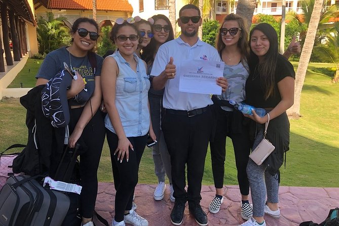 Punta Cana Airport to DREAMS FLORA RESORT in PUNTA CANA R/T - Finding your driver fast: the name-sign meeting method