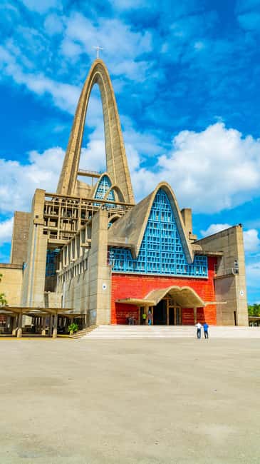 Punta Cana: Bavaro Runners Safari Tour - Sugarcane plantation: from field labor to rum logic