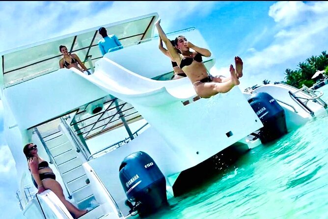 Punta Cana Booze Cruise, Snorkeling, Bar Entertainment Open Bar - Open Bar Drinks and Music: What All-You-Can-Drink Really Means