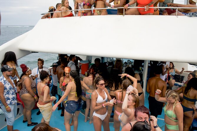 Punta Cana Booze Cruise, Snorkeling, Sand-Bar with Entertainment - Transportation and boarding flow: how to avoid the most common mistakes