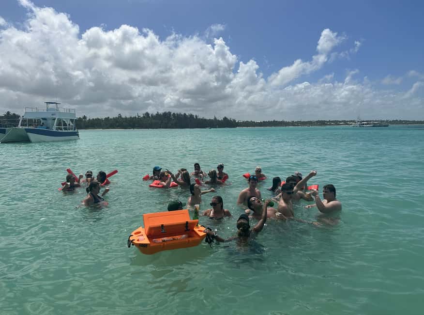Punta Cana: Booze Cruise with Snorkel and Natural Pool Stop - The natural pool: the “how is this real?” moment
