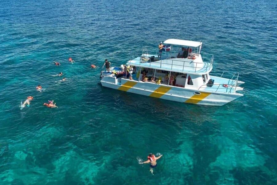 Punta Cana: Catalina Island Snorkeling Trip with Lunch - Getting from La Romana to Catalina Island: short boat ride, big mood shift