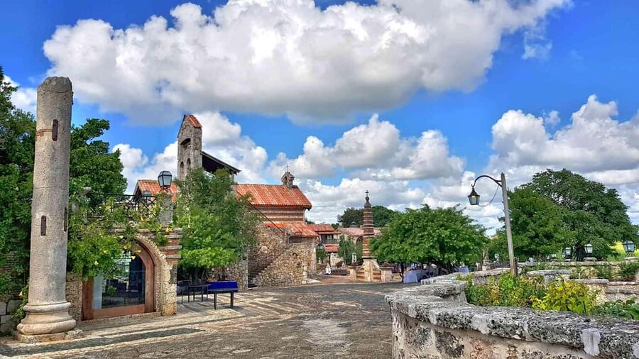 Punta Cana: Catalina Snorkeling & Altos de Chavón Day Trip - Altos de Chavón: the 16th-century village that’s actually worth slowing down for