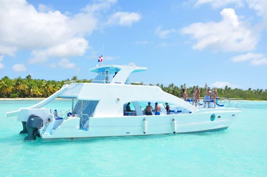 Punta Cana: Cayo Levantado & El Limon Waterfall Tour - Samana safari: history and local explanations in a small-town setting