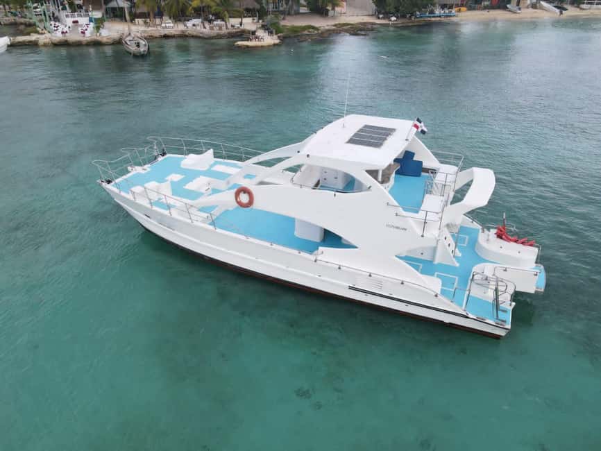 Punta Cana: Exclusive Private Catamaran Tour to Saona Island – VIP Service - Saona Island: photo stop, hours of free time, then lunch