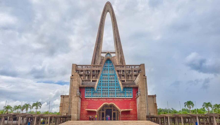 Punta Cana: Higüey Basilica & City Tour w/Local House Visit - The Basilica Cathedral of Our Lady of Altagracia: Why It’s the Main Event