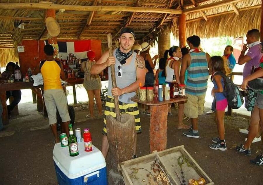 Punta Cana: Horseback riding on the beach with pickup - The beach segment and photo stops: when the timing gets fun