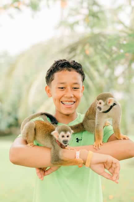 Punta Cana: Interactive Experience at Monkey House - Local store stop: souvenirs that don’t feel like a trap