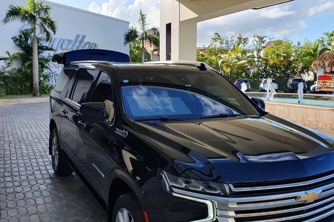 Punta Cana Luxury Private Transfers Roundtrip service - Finding Your Driver at PUJ: Where Transfers Make or Break