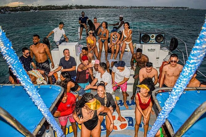 Punta Cana: Party Boat + Snorkeling Diving Music Drink Open Bar - Music, open bar drinks, and keeping the vibe up