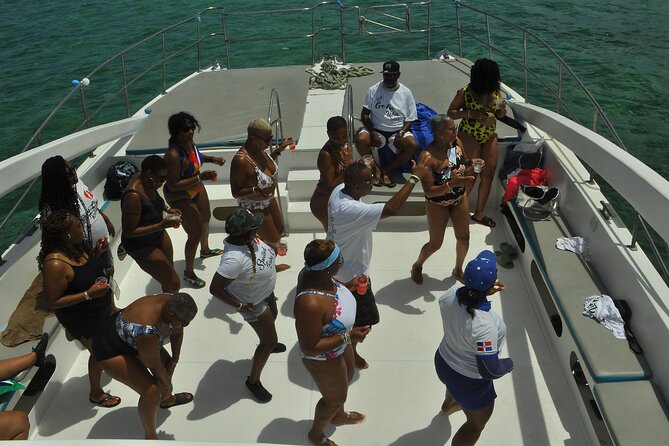 Punta Cana Party Boat Snorkeling with Music DJ and Open Bar - Food and Drinks: What You Get for the Money