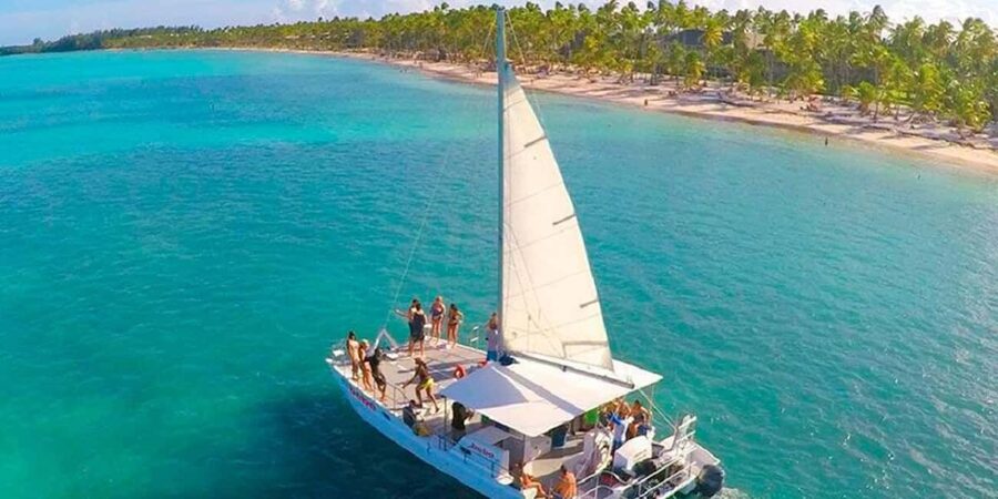 Punta Cana: Party Boat with snorkel and open bar included - The Floating Bar, Nachos, and the Party Mood