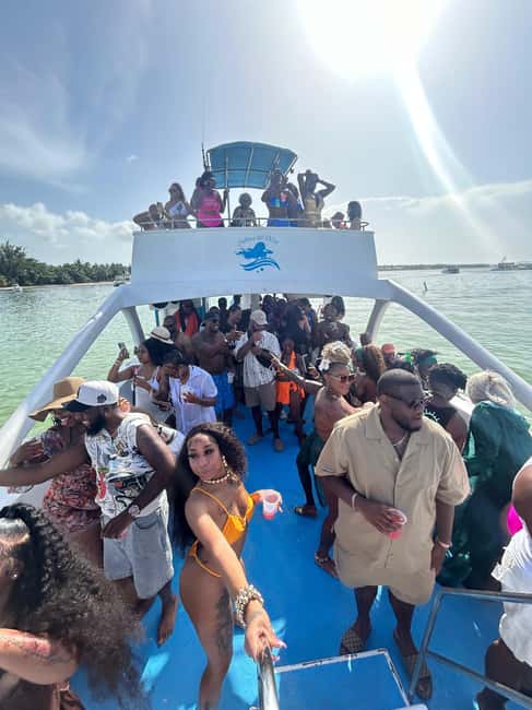 Punta Cana: Party Boat with Snorkeling, Open Bar And Hip Hop - Small Details That Make the Day Smoother