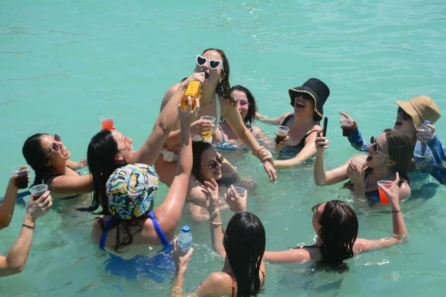 Punta Cana Private Catamaran Cruise, Open Bar & Snorkeling - Cruising to La Piscina Natural: Sun Time and Open-Bar Momentum