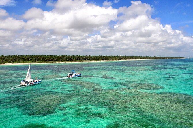 Punta Cana Private Cruise up to 10 people - On Board: Floating Kitchen, Large Floating Bar, and Food That Keeps Up