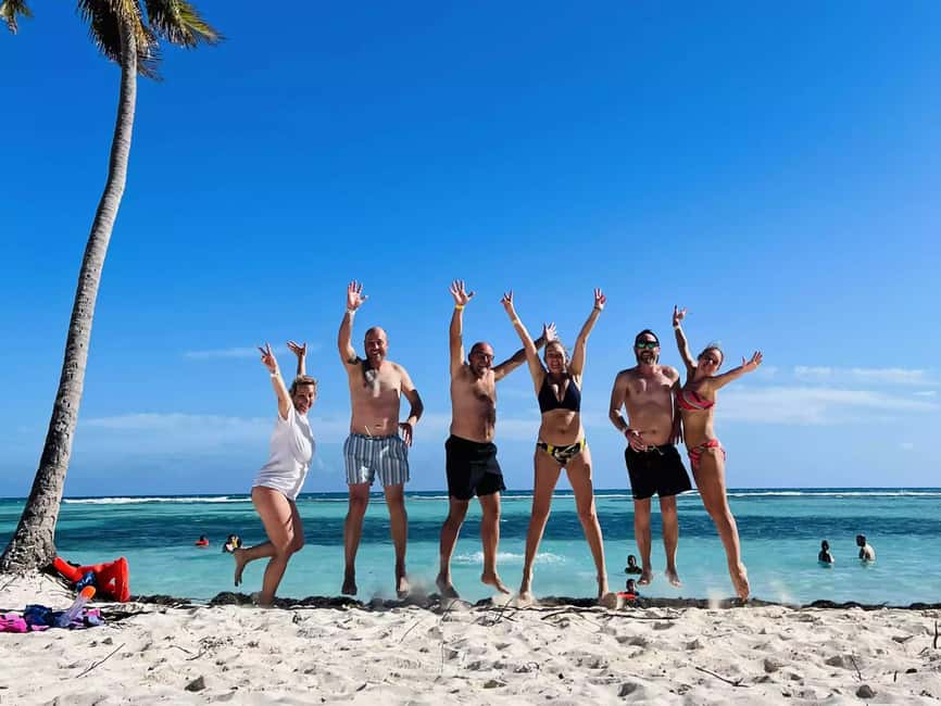 Punta Cana: Saona Island Day Trip with Blue Lagoon & Lunch - The Boat Ride Out: Speedboat Breeze Meets a Group Schedule