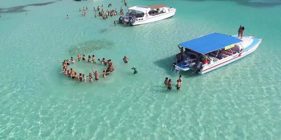 Punta Cana: Saona Island Full-Day Open Bar, Lunch & Transfer - The Natural Starfish Pool: Great Photo Opportunity, Fast Swim Window