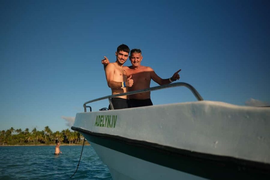 Punta Cana: Saona Island VIP 4 first-class beach and sunset - Canto de la Playa: the quiet beach break that changes the mood