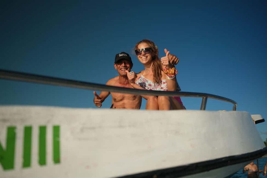 Punta Cana: Saona Island VIP 4 first-class beach and sunset - Mano Juan and the turtle sanctuary: culture stop with timing in mind