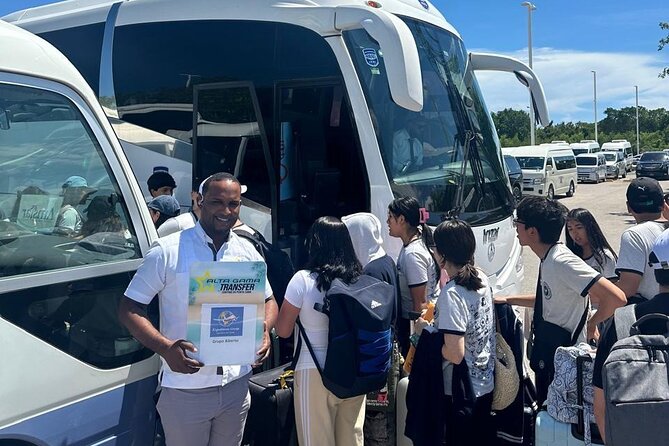 Punta Cana to La Romana Minivan Airport Transfers - The ride: air-conditioned comfort and a calm drive to La Romana