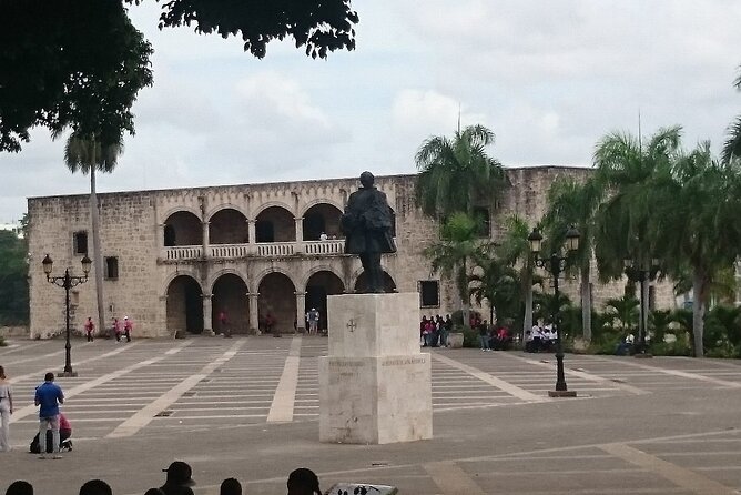 Punta Cana to Santo Domingo PRIVATE/Shared Tour, Colonial Area - Malecón de Santo Domingo and Palacio Nacional: Sea-Level City Life Meets Government Center