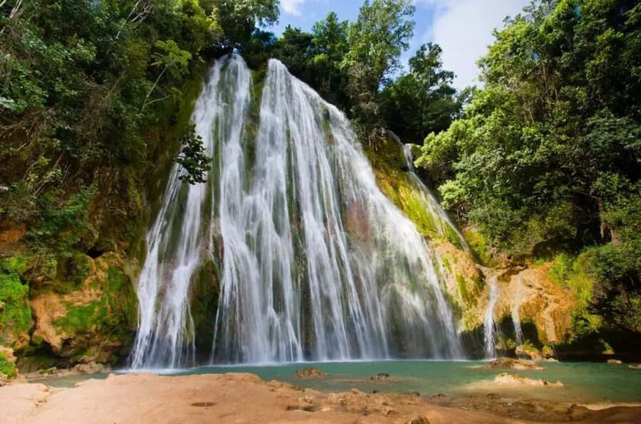 Punta Cana: Whale Watching, Cayo Levantado & Limon Waterfall - Safari truck + horseback to El Limón Waterfall