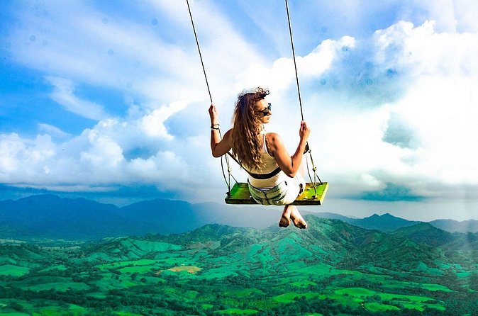 Round mountain and Esmeralda beach tour from punta cana - Guides on the road: local stories and patient time at the stops