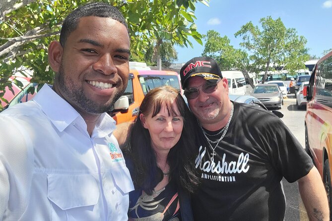 Round-Trip from Punta cana airport to Uvero Alto Hotels - Arriving at Punta Cana Airport: your driver, your bags, your first win